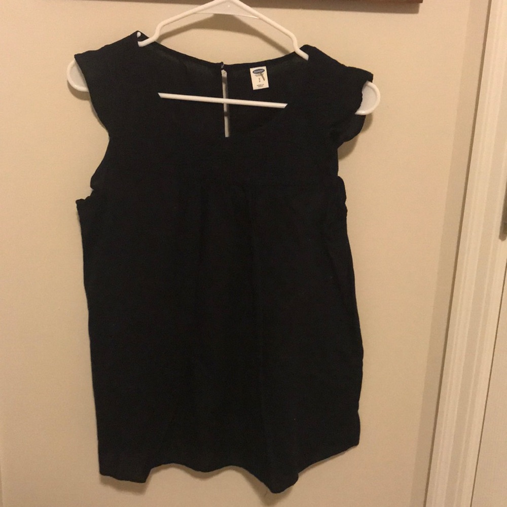 Old navy women’s sleeveless black top